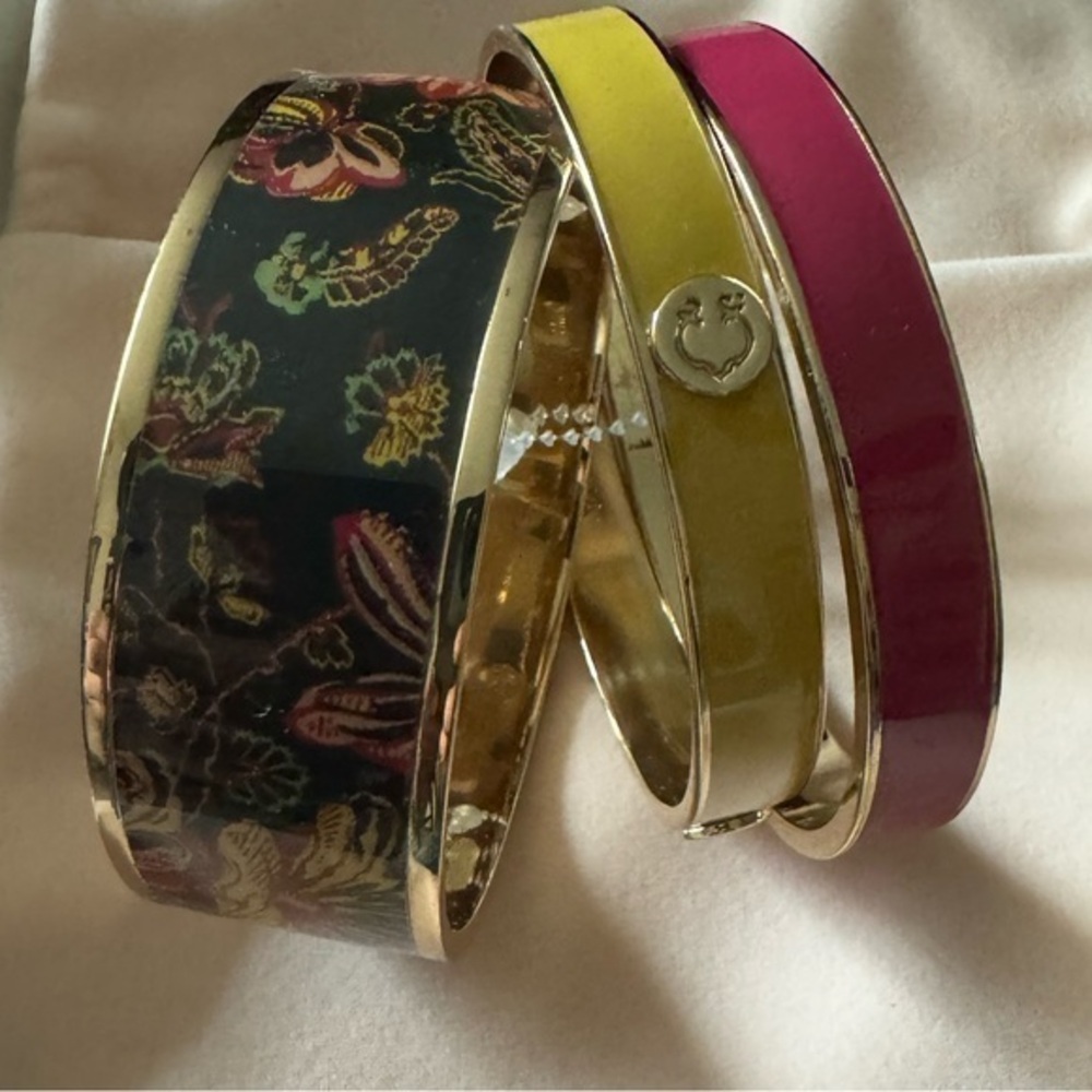 C. Wonder Set of 3 Floral Print & Solid Enamel Round‎ Slip-on Bangles